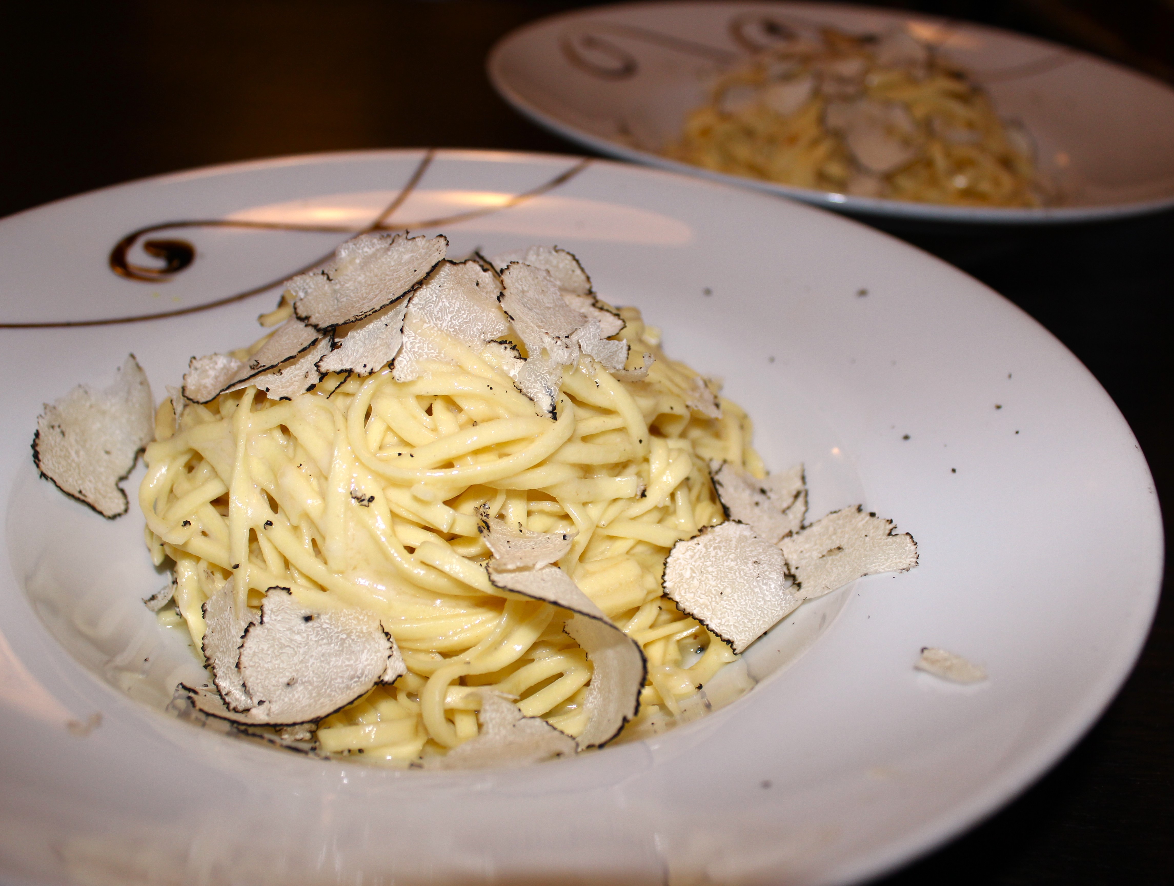 Fettuccine al tartufo — Bandnudeln mit Trüffel